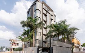 Iconic Hotel
